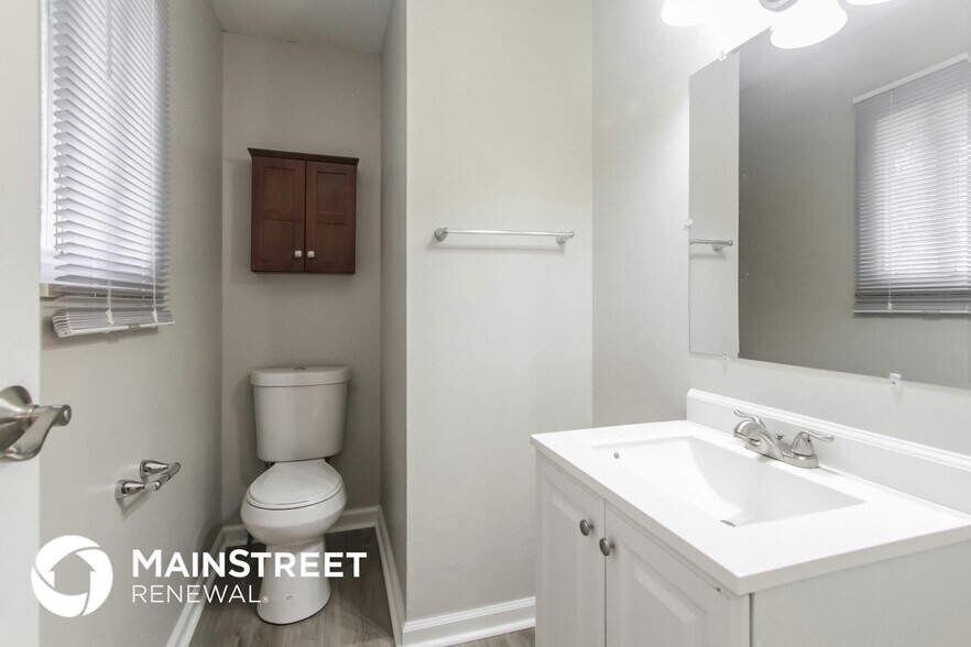 Building Photo - 5105 Rixon Ave