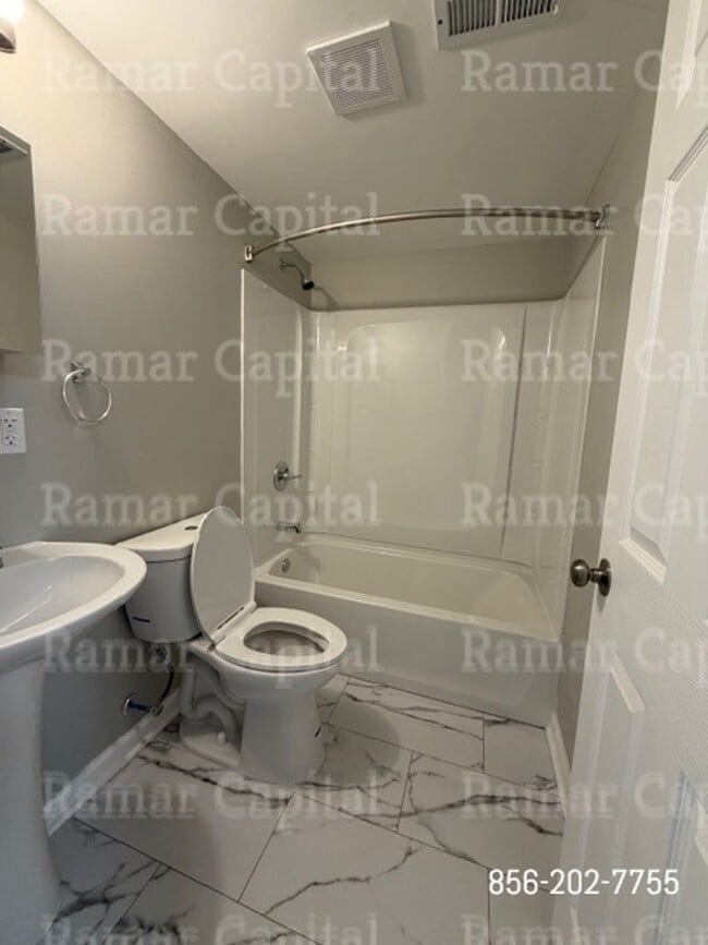 Building Photo - Bright, Comfortable & Easy-Care 3-Bedroom Living