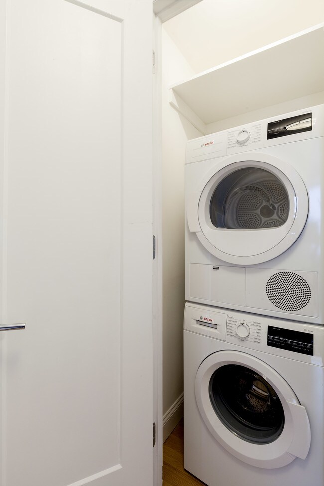 Interior Photo - Lexington Towers