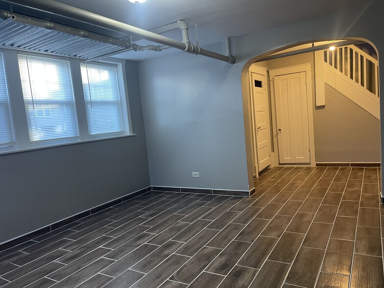 Building Photo - 5300 W Altgeld St