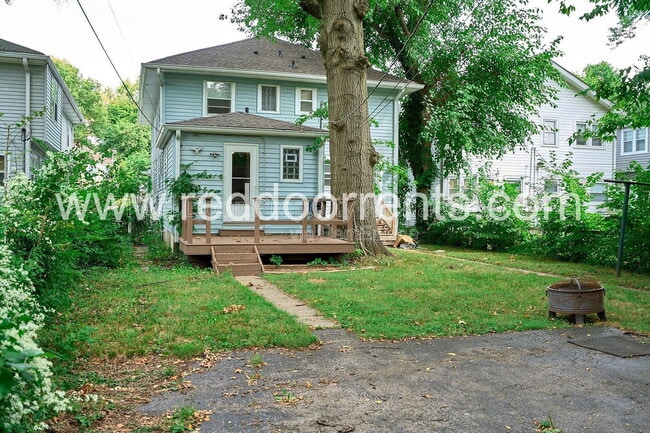 Building Photo - 4704 N College Ave