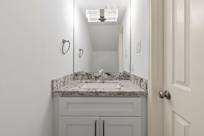 Building Photo - Stylish & Renovated Townhome in Prime West...