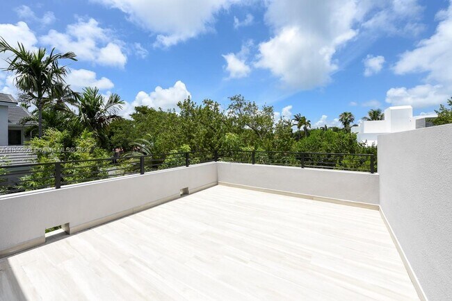 Building Photo - 120 Buttonwood Dr