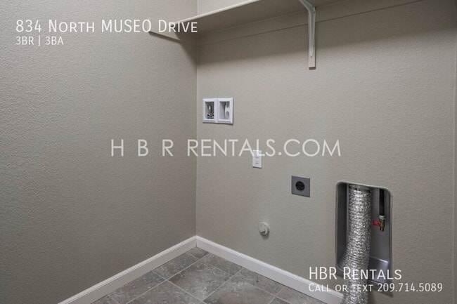 Building Photo - 834 N MUSEO Dr