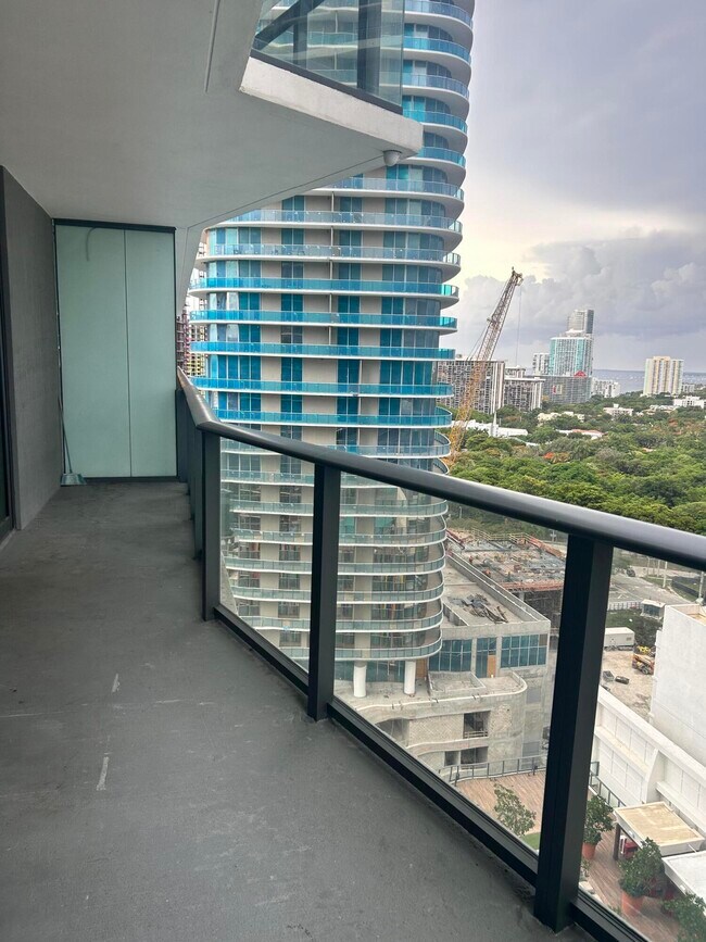 Building Photo - 1300 S Miami Ave