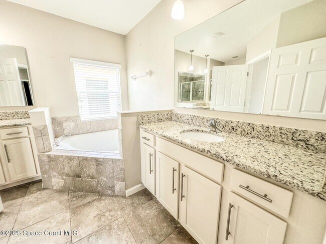 Building Photo - 4100 Harvest Cir