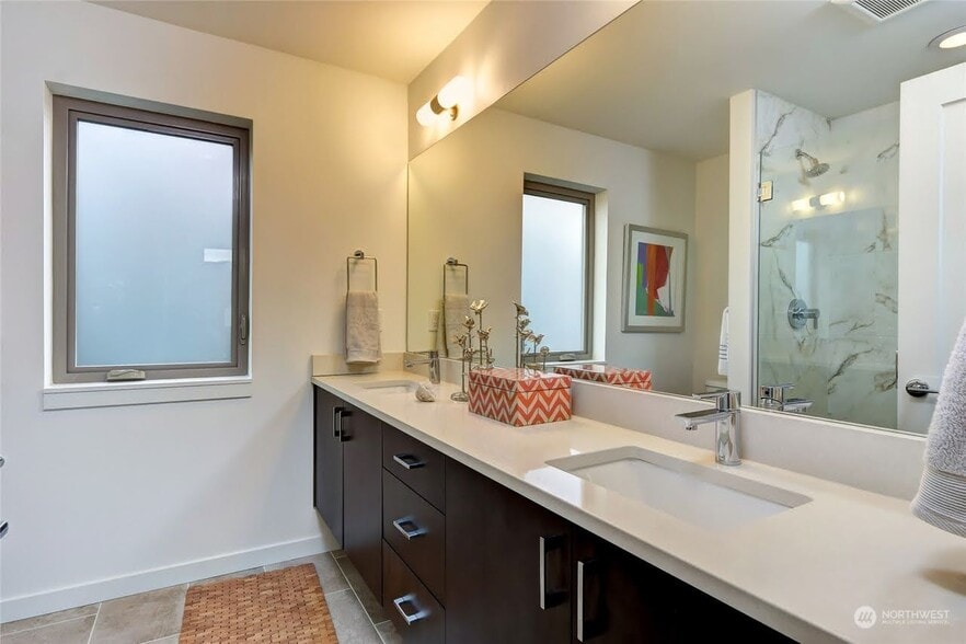 Building Photo - 1908 24th Ave S