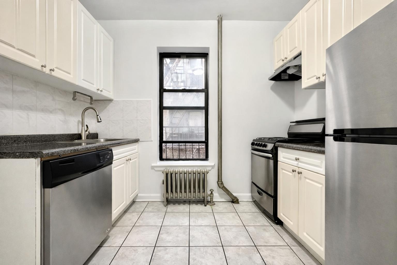 Building Photo - 401 E 68th St