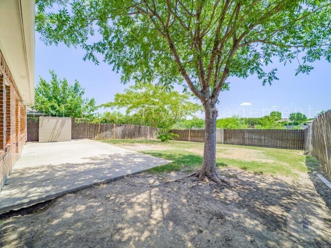 Building Photo - 4016 Summerhill Ln