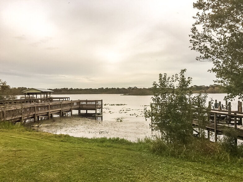 Building Photo - 151 S Triplet Lake Dr