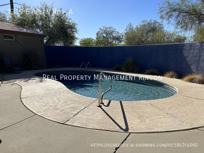 Building Photo - Awesome Location!! Sparkling pool Included