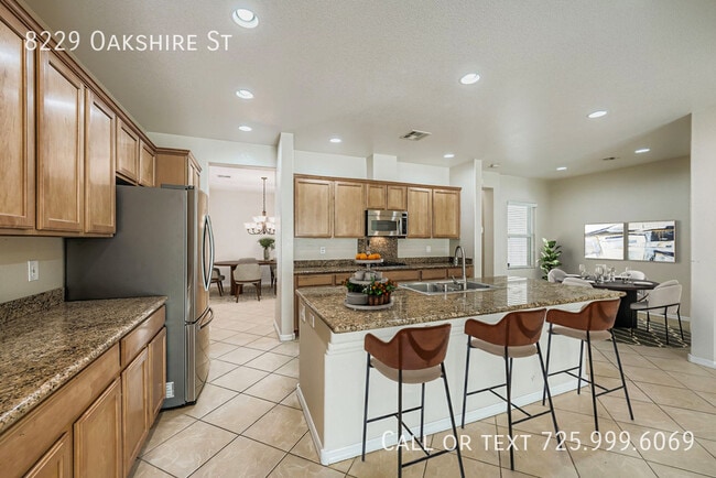 Building Photo - 8229 Oakshire St