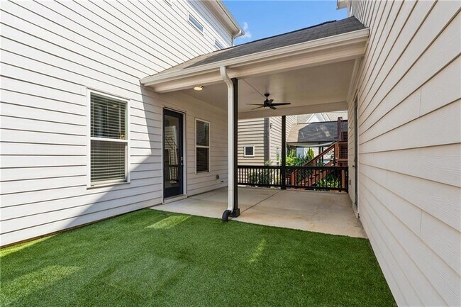 Building Photo - 1821 Sanford Dr