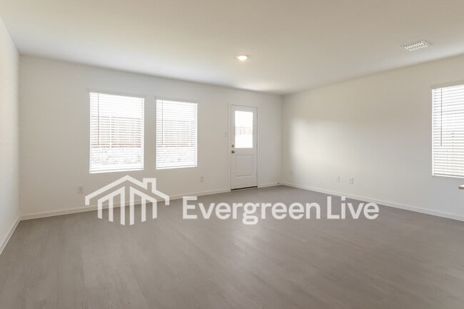 Building Photo - 6724 Haines Dr