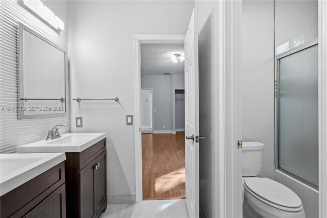 Building Photo - 849 Crestview Cir