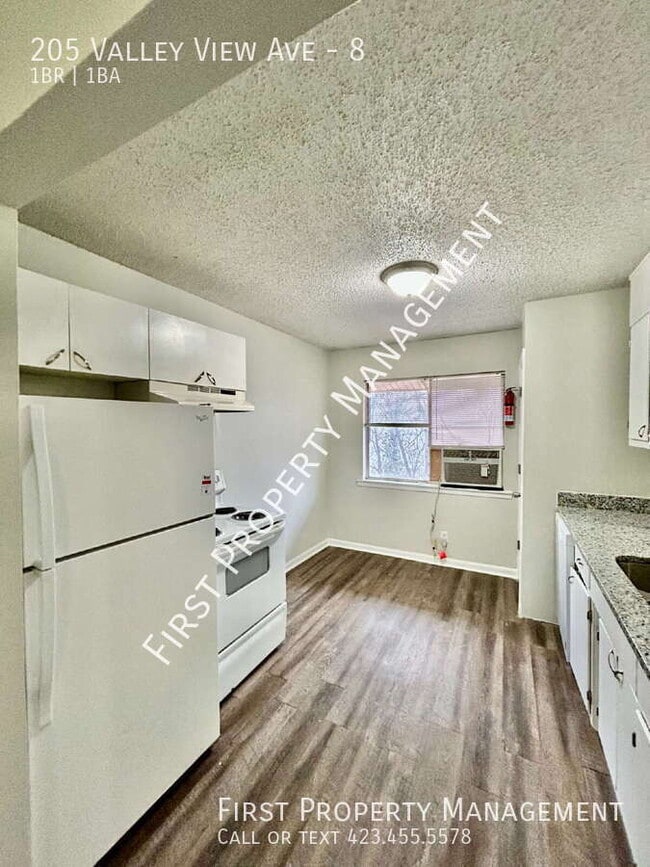 Building Photo - 205 Valley View Ave