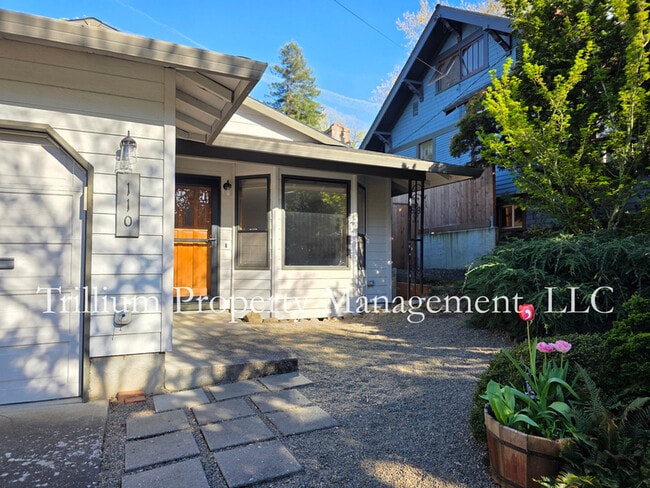 Building Photo - 110 SE 65th Ave