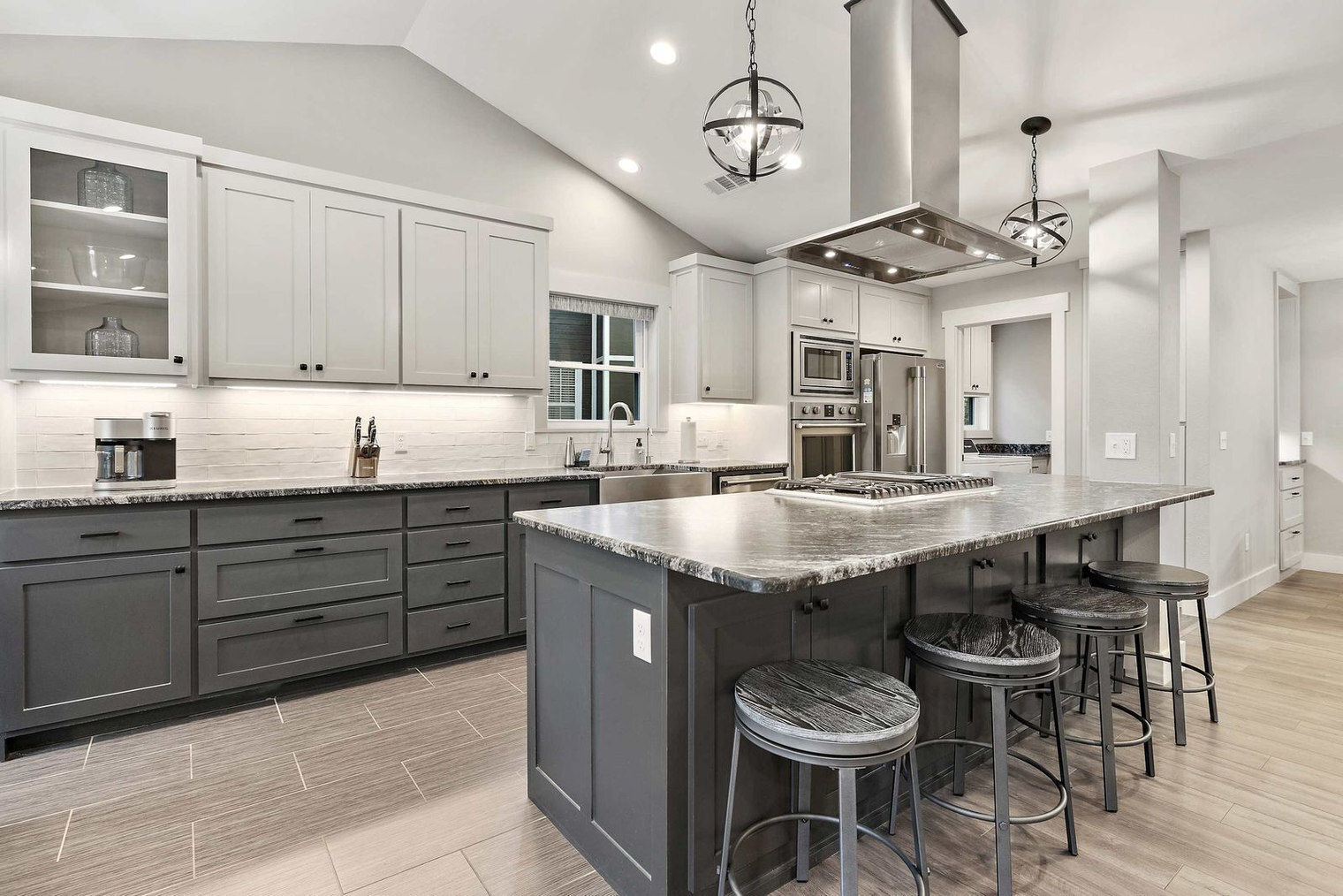 Building Photo - 3225 N Kings Cross