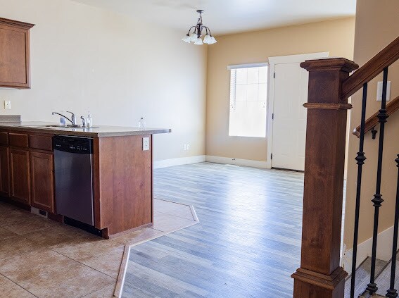 Building Photo - 1532 N Venetian Way