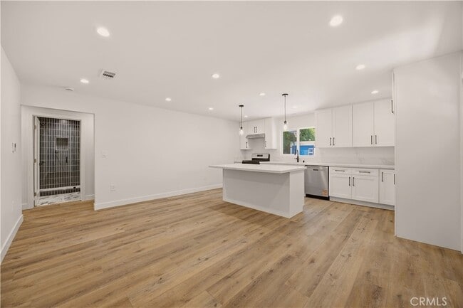 Building Photo - 17024 Parthenia St