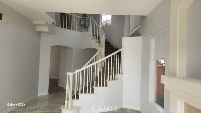 Building Photo - 5 Duquesa