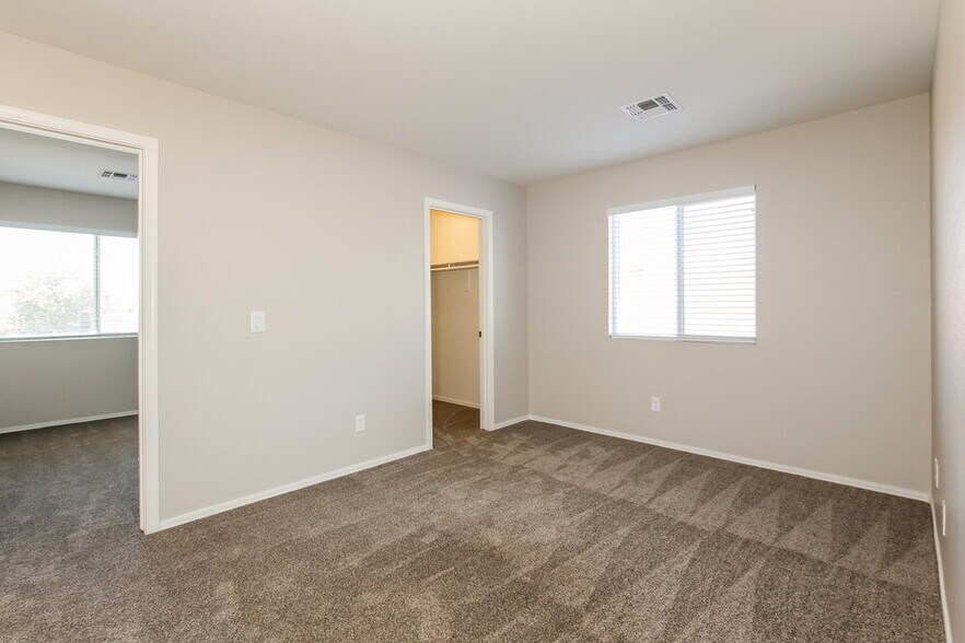 Building Photo - 1344 S 220th Dr