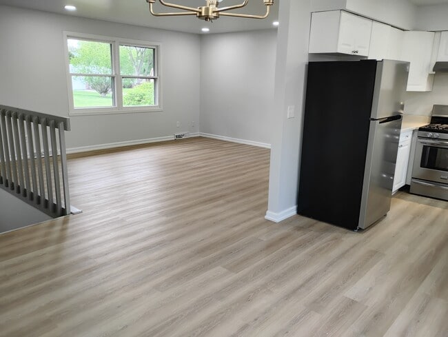 Building Photo - 5827 El Paso Cir