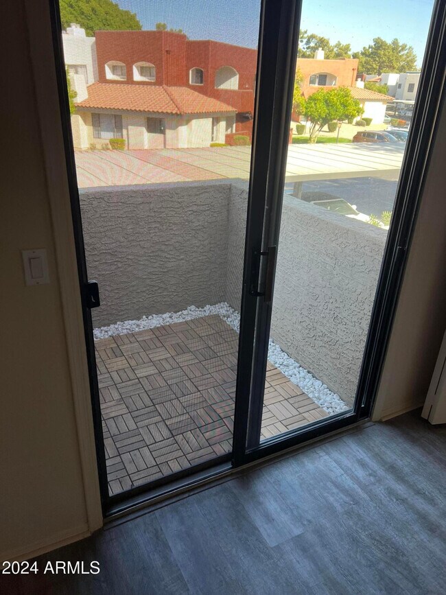 Building Photo - 5704 E Aire Libre Ave