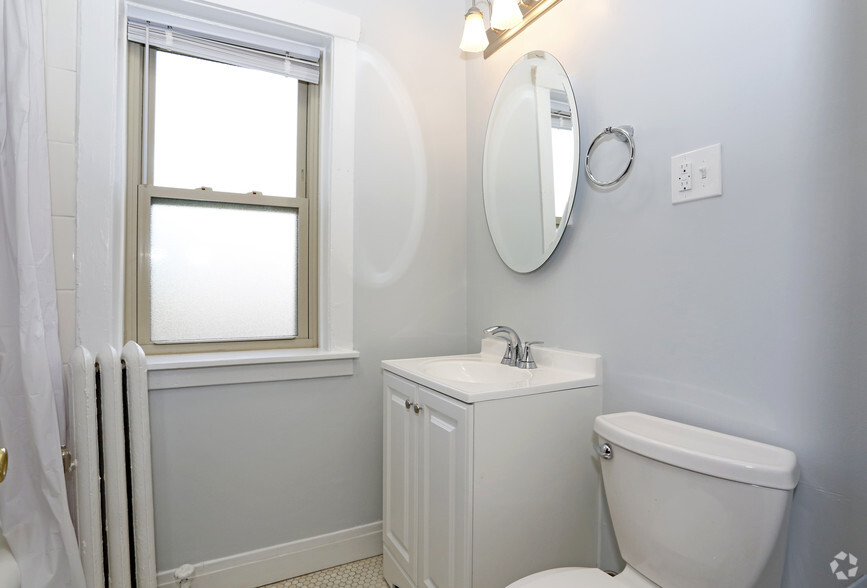 1BR,1BA - Pleasant - Oak Park Residence Corporation