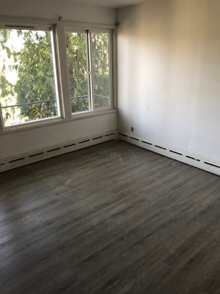 Building Photo - 4746 22nd Ave NE