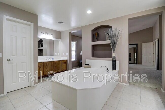 Building Photo - 13412 W Annika Dr