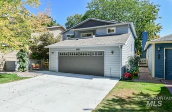 Building Photo - Gorgeous Updated Home in the Heart of Eagl...
