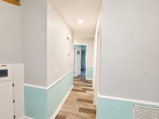 Building Photo - 212 Muskogee Ct
