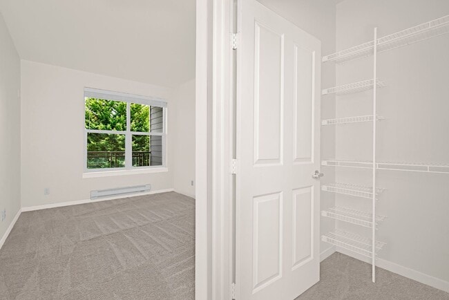 Building Photo - Move In Special! Large 1 Bedroom with Built in Office Nook - Garage Parking