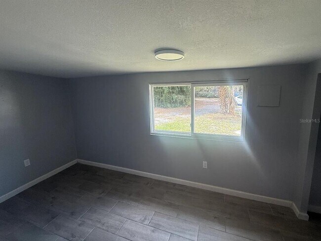Building Photo - 16425 Sunflower Trail