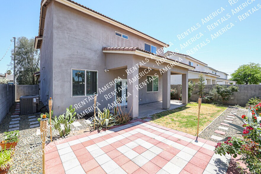 Building Photo - 11862 N 79th Dr