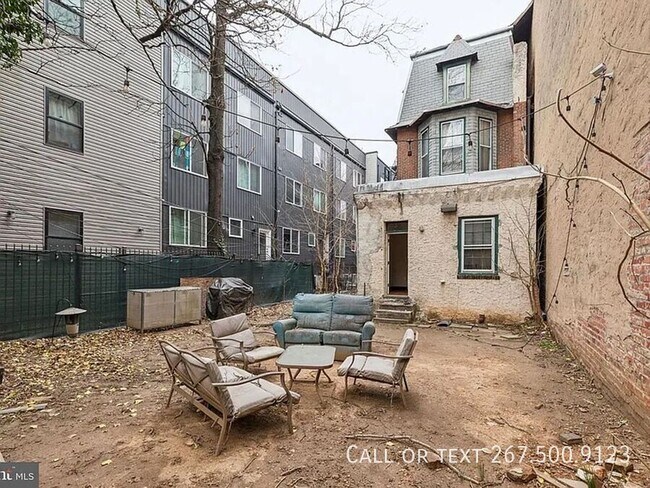 Building Photo - 3414 Spring Garden St