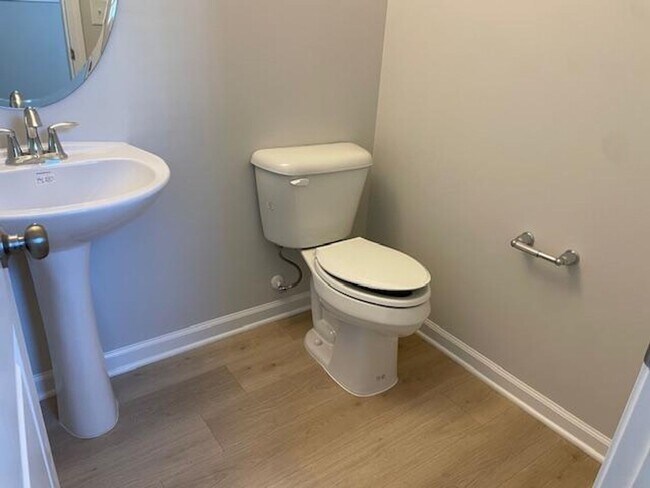 Building Photo - 1988 Chipley Dr