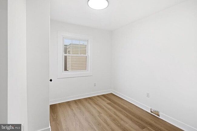 Building Photo - 1320 S 26th St