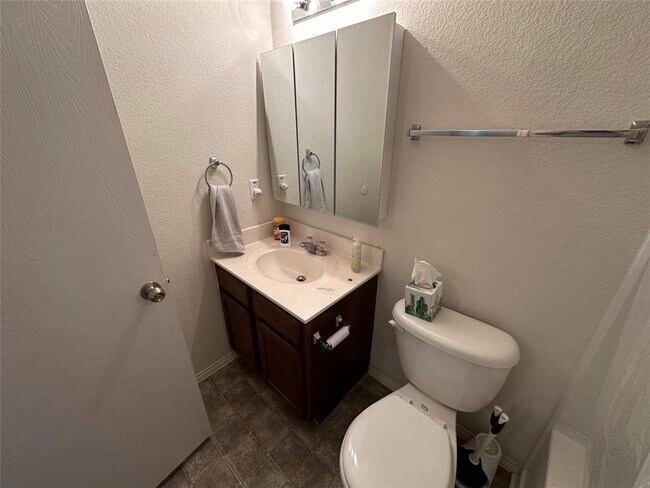 Building Photo - 705 Morgan Dr