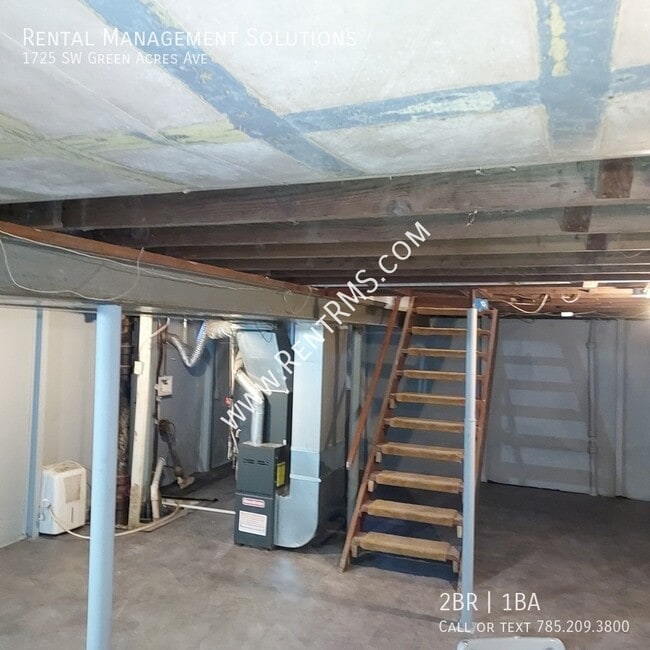 Building Photo - 1725 SW Green Acres Ave