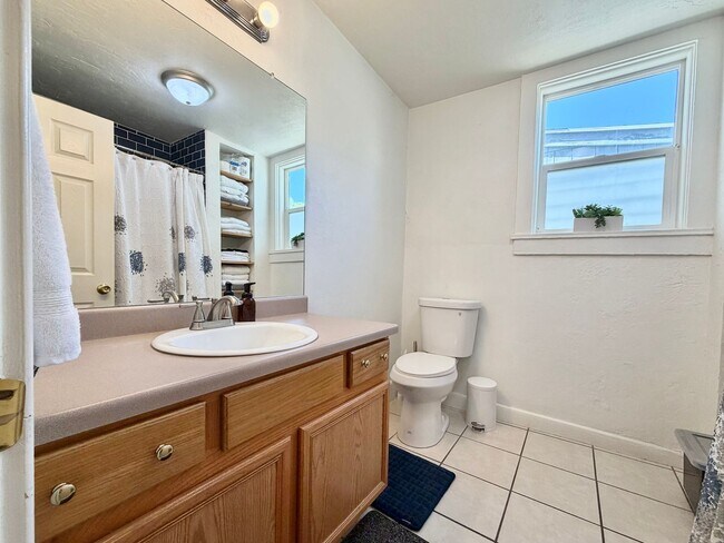 Building Photo - Updated 3-Bedroom Home Near Downtown & University of Utah