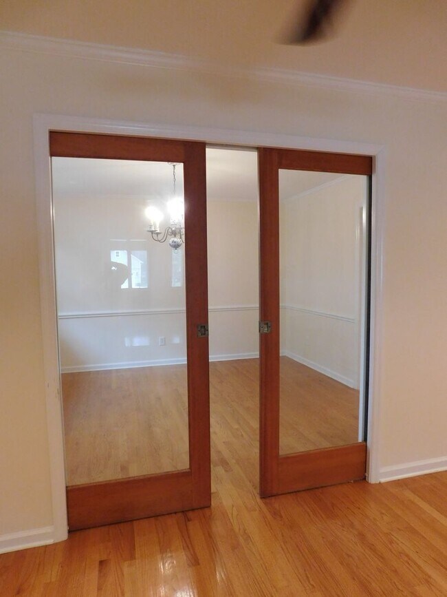 Building Photo - 914 Muirfield Pl