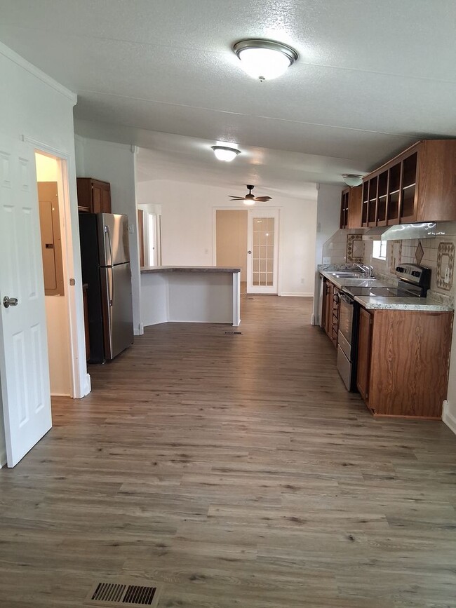 Building Photo - Charming 4BR Home in Cave Springs