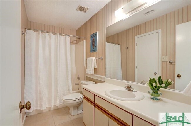 Building Photo - 1401 King George Blvd