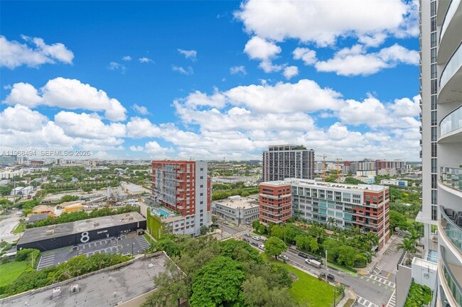 Building Photo - 1600 NE 1st Ave