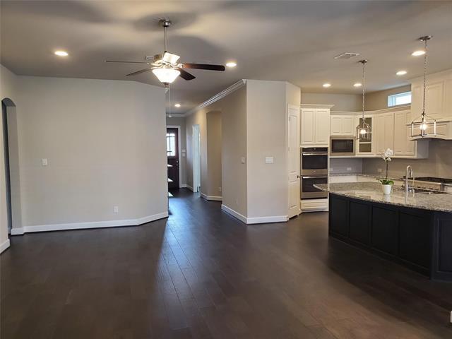 Building Photo - 2846 Lotus St