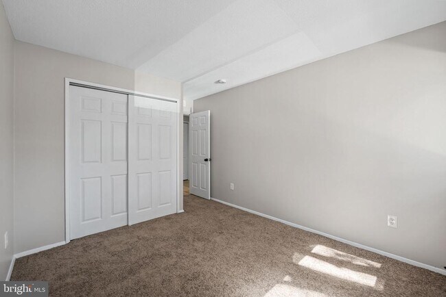 Building Photo - 7204 Donnell Pl