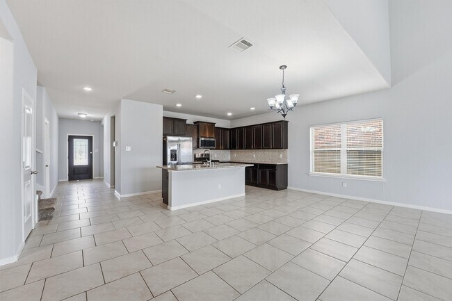 Building Photo - 719 Longstreet Dr