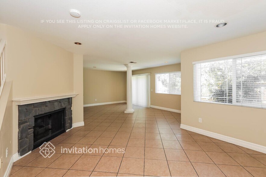 Building Photo - 14772 Long View Dr